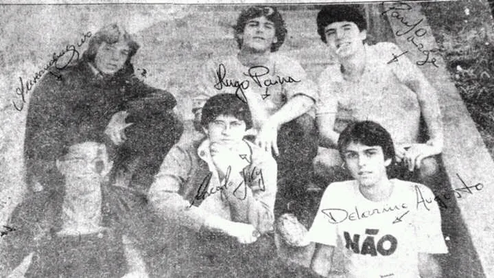 Foto de jornal autografada pelos integrantes do Batelho's em 1984