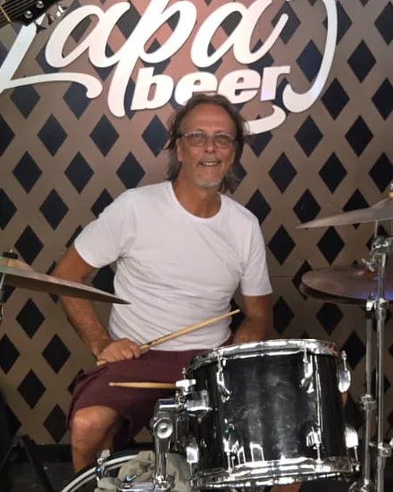 Delorme Augusto na bateria